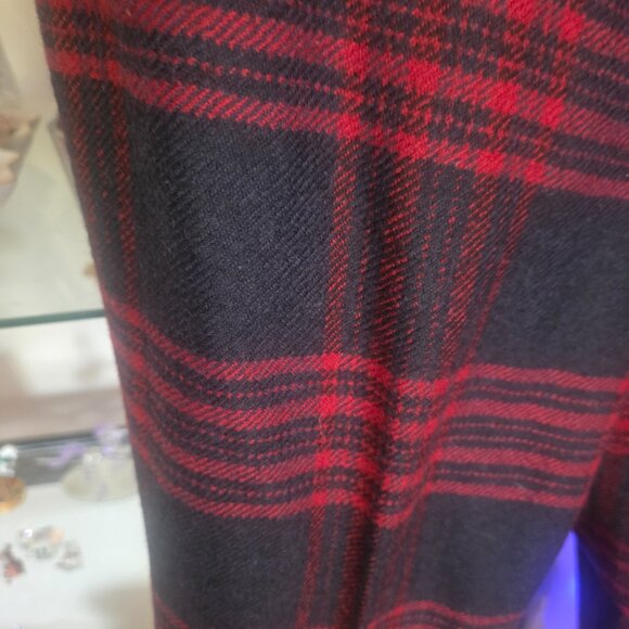 LL Bean wool blue and red blue tartan print career pants size 8P. - Picture 2 of 6